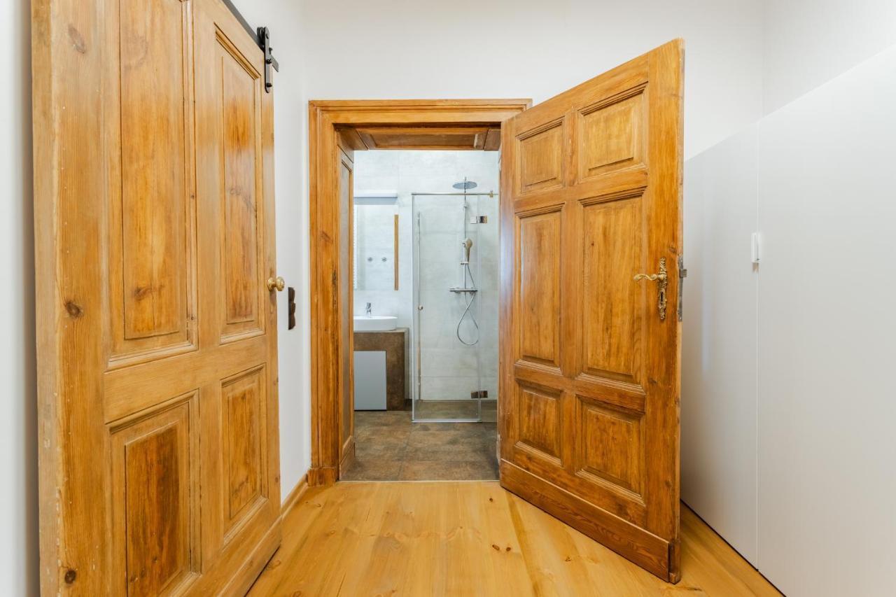 Two Bedroom Very Berry Apartment In Poznan With Desk By Noclegi Renters Eksteriør billede