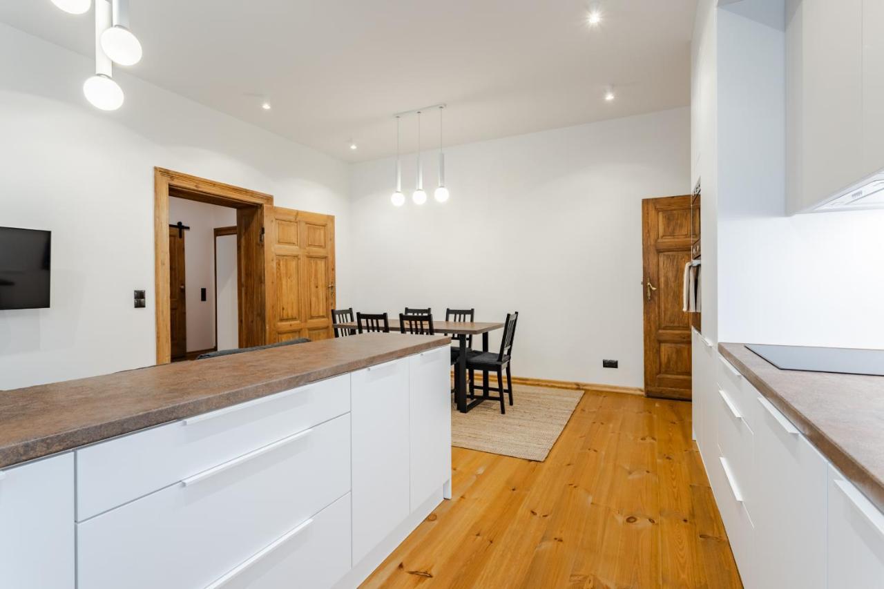 Two Bedroom Very Berry Apartment In Poznan With Desk By Noclegi Renters Eksteriør billede