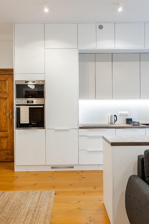 Two Bedroom Very Berry Apartment In Poznan With Desk By Noclegi Renters Eksteriør billede