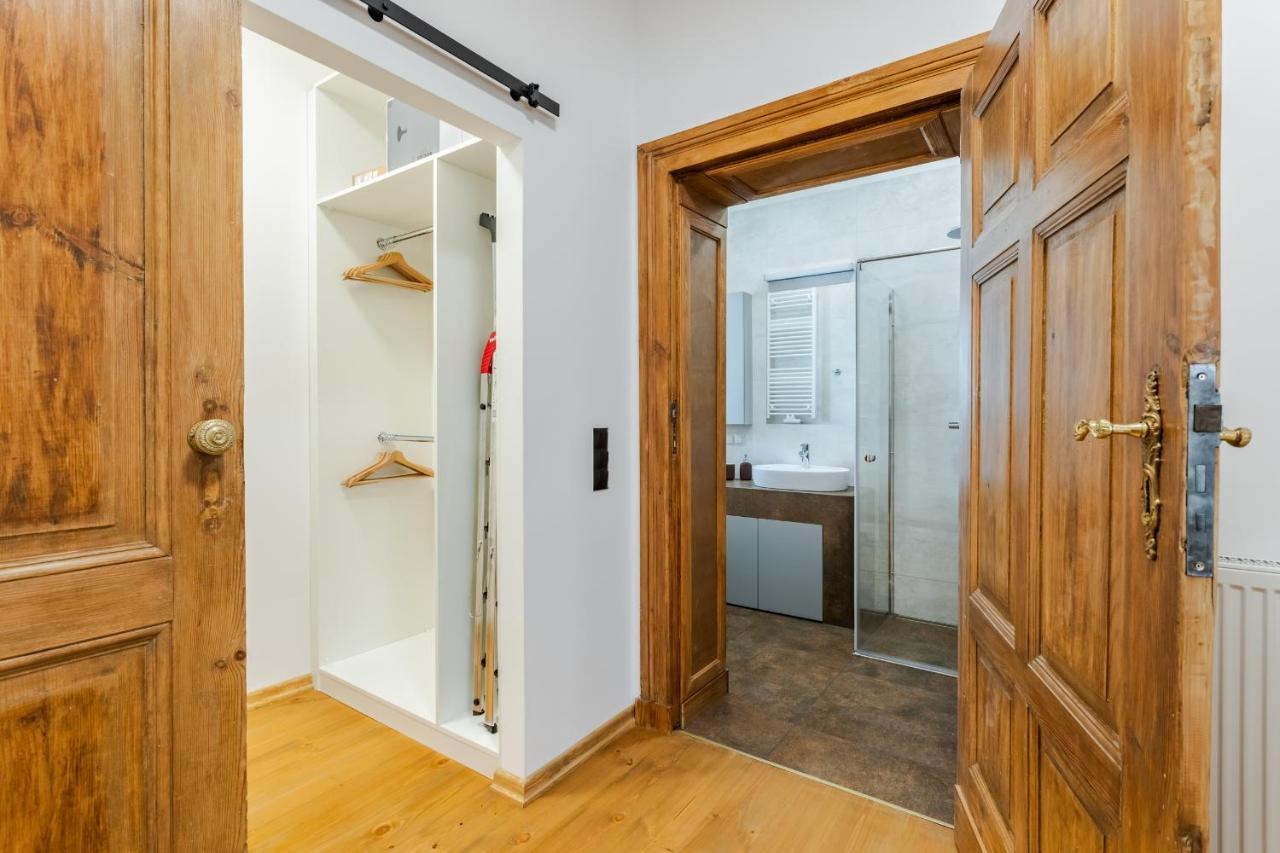 Two Bedroom Very Berry Apartment In Poznan With Desk By Noclegi Renters Eksteriør billede