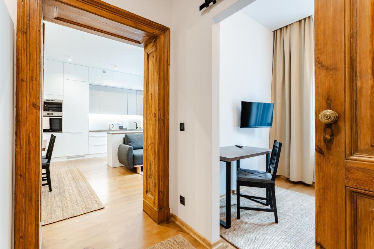 Two Bedroom Very Berry Apartment In Poznan With Desk By Noclegi Renters Eksteriør billede